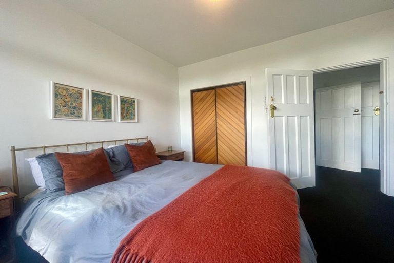 Photo of property in 10 Dyers Pass Road, Cashmere, Christchurch, 8022
