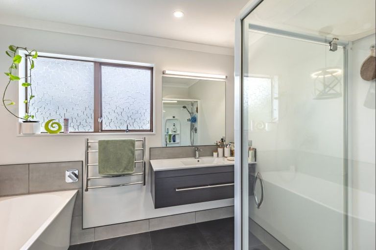 Photo of property in 10 Martin Harvey Street, Levin, 5510