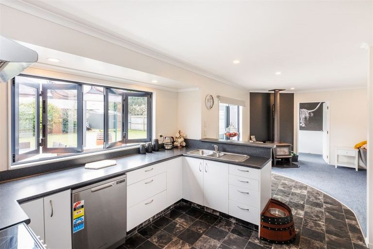 Photo of property in 35 Sherwill Street, Feilding, 4702