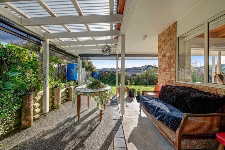 Photo of property in 72 Cabeleigh Drive, Helensville, 0800