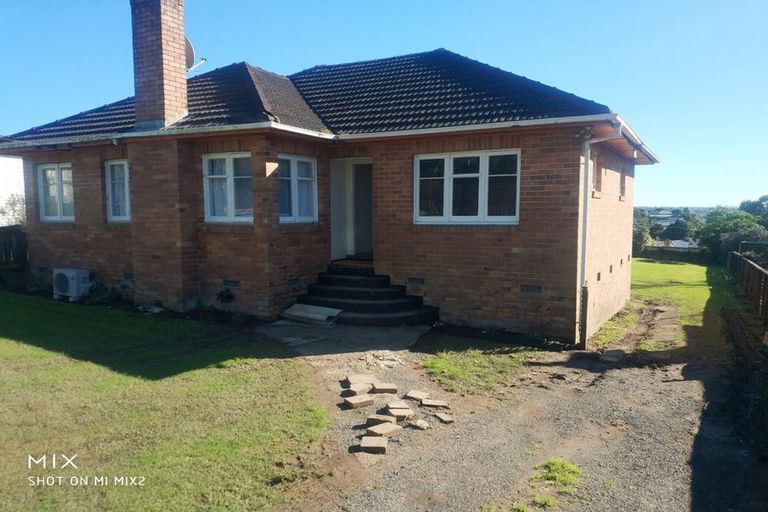 Photo of property in 63 Golf Road, New Lynn, Auckland, 0600