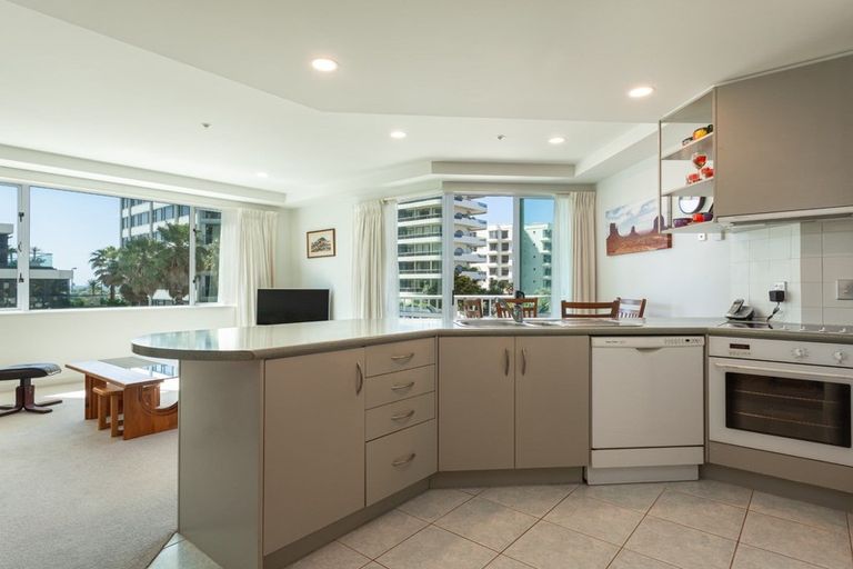 Photo of property in 10/12 Maunganui Road, Mount Maunganui, 3116