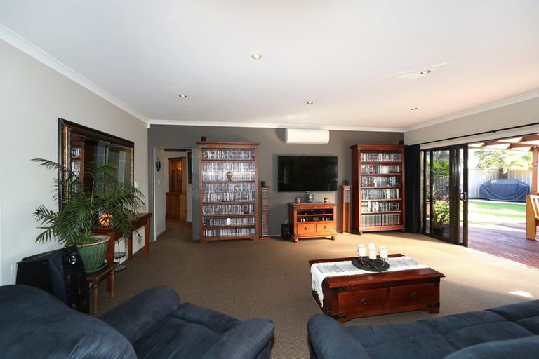 Photo of property in 6 Lowry Place, Frimley, Hastings, 4120