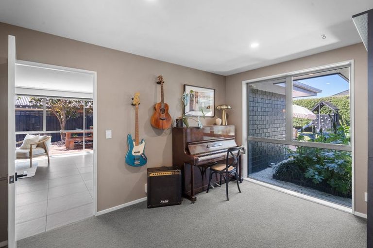 Photo of property in 14 Riverwood Boulevard, Redwood, Christchurch, 8051