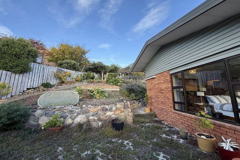 Photo of property in 1/56 Balmoral Lane, Redcliffs, Christchurch, 8081