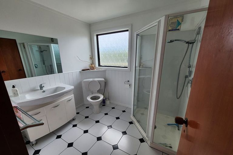 Photo of property in 1 Lindis Close, Kelson, Lower Hutt, 5010