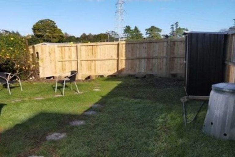 Photo of property in 6 Karamu Street, Te Atatu Peninsula, Auckland, 0610