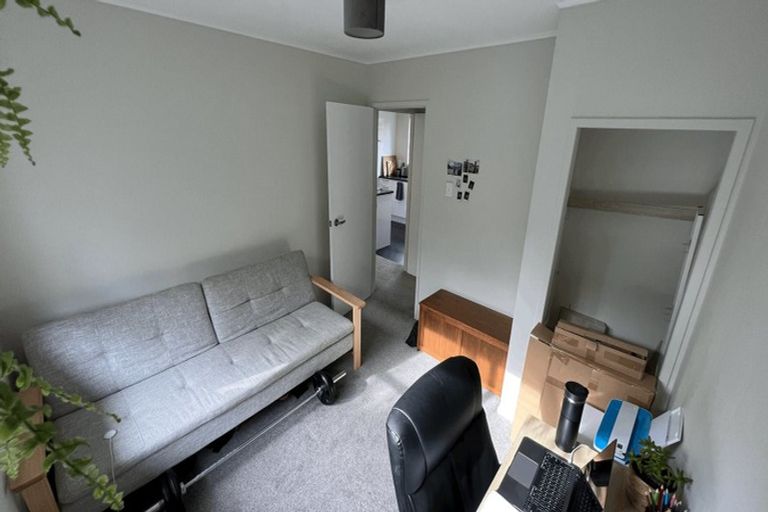 Photo of property in 31 Pipitea Place, Massey, Auckland, 0614