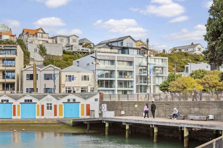 Photo of property in Aqua, 11/74 Oriental Parade, Oriental Bay, Wellington, 6011