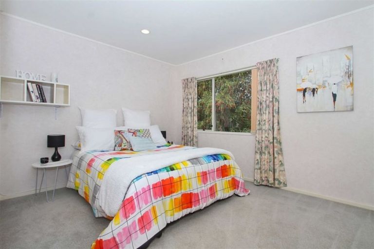 Photo of property in 89 Lakeside Drive, Orewa, 0931