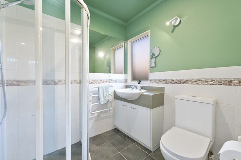 Photo of property in 42 Harvest Drive, Henderson, Auckland, 0612