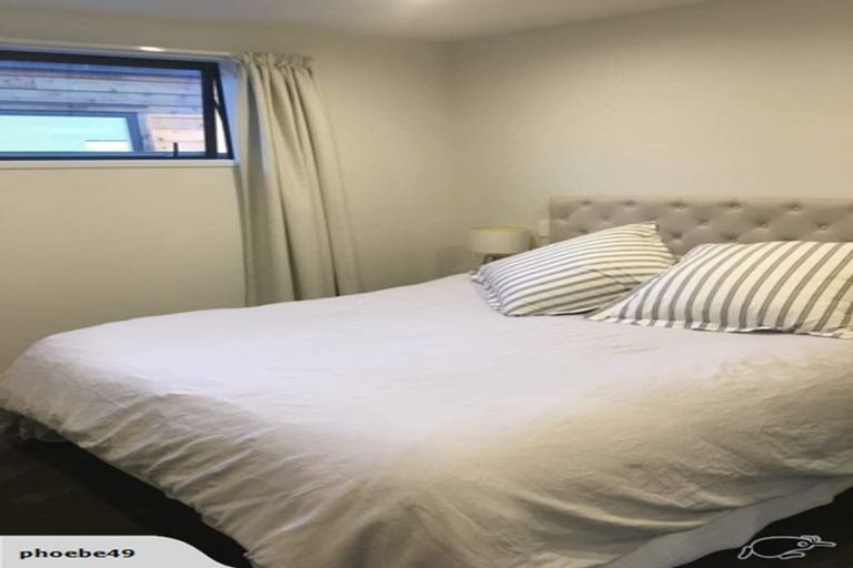 Photo of property in 15 Mount Creighton Crescent, Wanaka, 9305