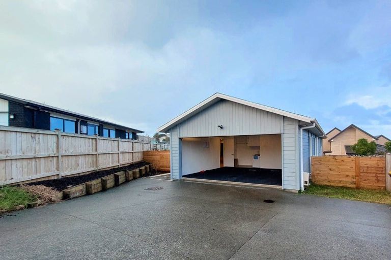 Photo of property in 66 Taikura Avenue, Red Beach, 0932