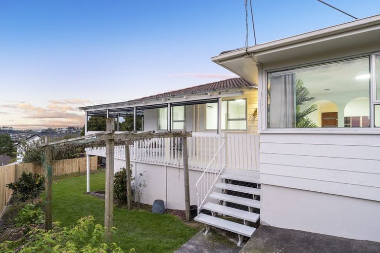 Photo of property in 92 Gallony Avenue, Massey, Auckland, 0614