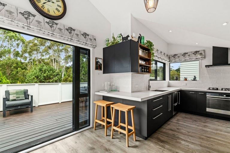 Photo of property in 120 Tauroa Road, Havelock North, 4130