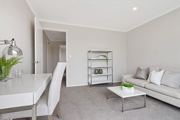 Photo of property in 35 Hayfield Way, Karaka, Papakura, 2113