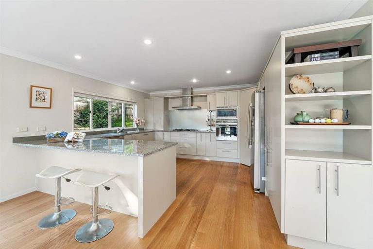 Photo of property in 55 Laurel Oak Drive, Schnapper Rock, Auckland, 0632