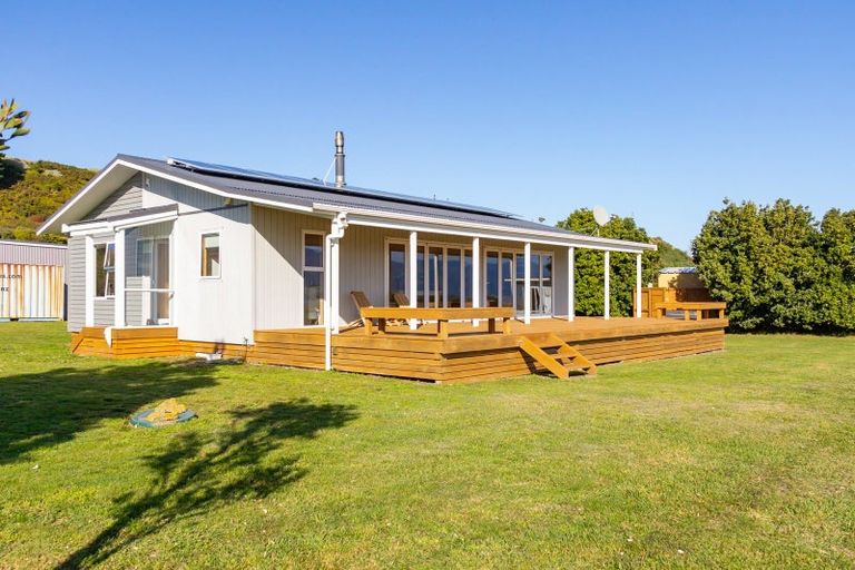 Photo of property in 103 Lake Ferry Road, Lake Ferry, Featherston, 5772