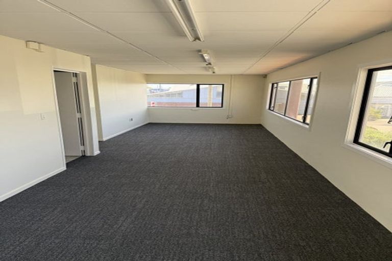 Photo of property in 3 Waitai Close, Long Bay, Auckland, 0630