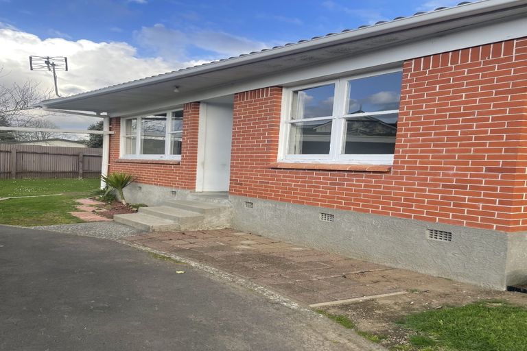 Photo of property in 1/42-44 Opaheke Road, Opaheke, Papakura, 2113