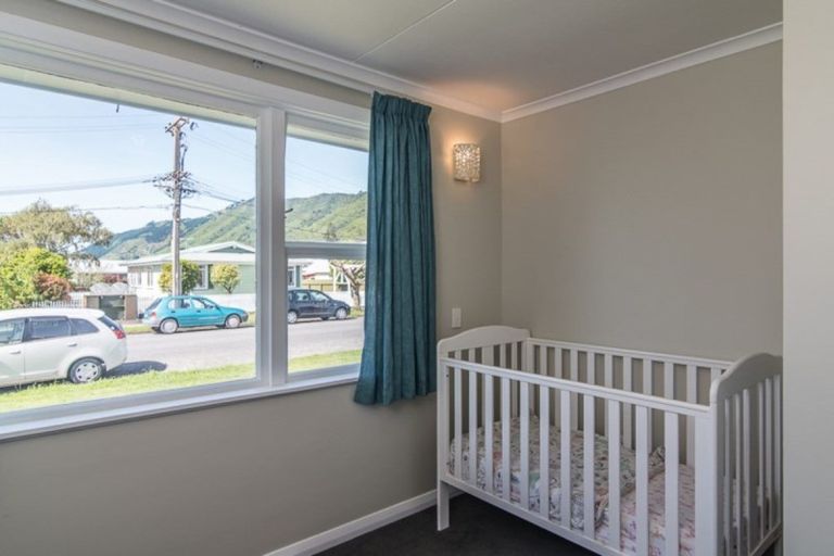 Photo of property in 4 Martin Street, Waikanae, 5036