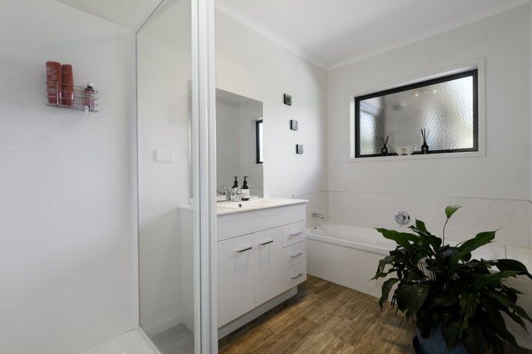 Photo of property in 74c Walter Henry Drive, Omanawa, 3171