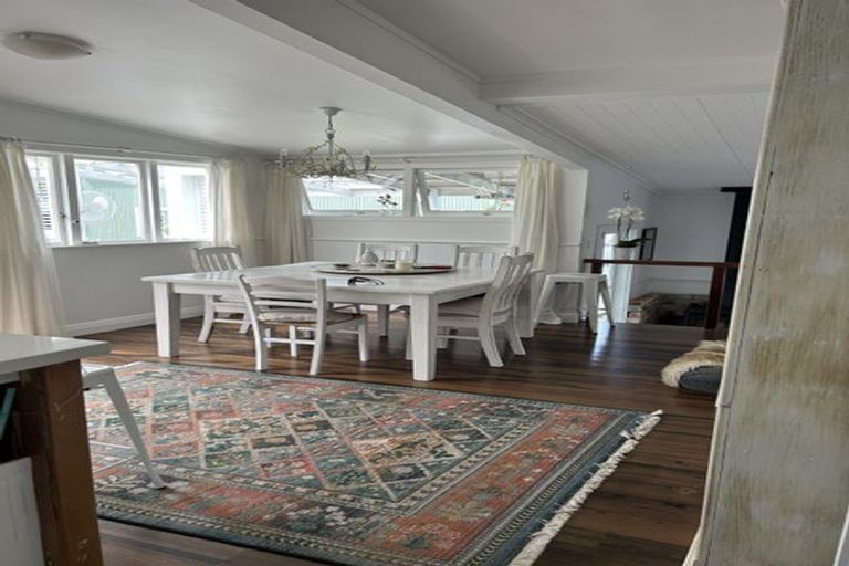 Photo of property in 47 Roland Road, Greenhithe, Auckland, 0632