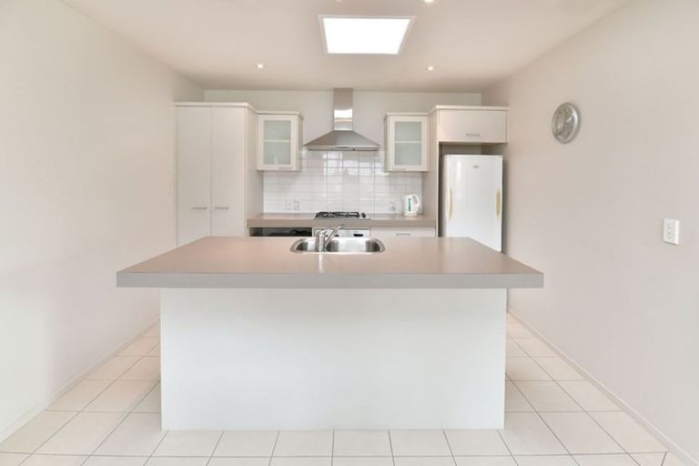 Photo of property in 1/4 Rosario Crescent, Red Beach, 0932