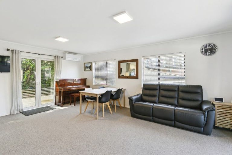 Photo of property in 9 Hazlewood Avenue, Karori, Wellington, 6012