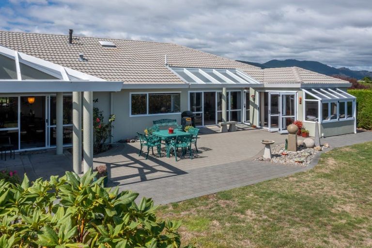 Photo of property in 236 Mazengarb Road, Paraparaumu, 5032