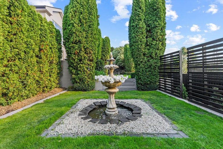 Photo of property in 16 Highcrest Heights, Westmorland, Christchurch, 8025