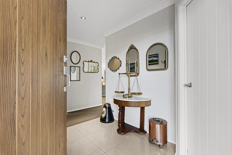 Photo of property in 525e Mangorei Road, Highlands Park, New Plymouth, 4312