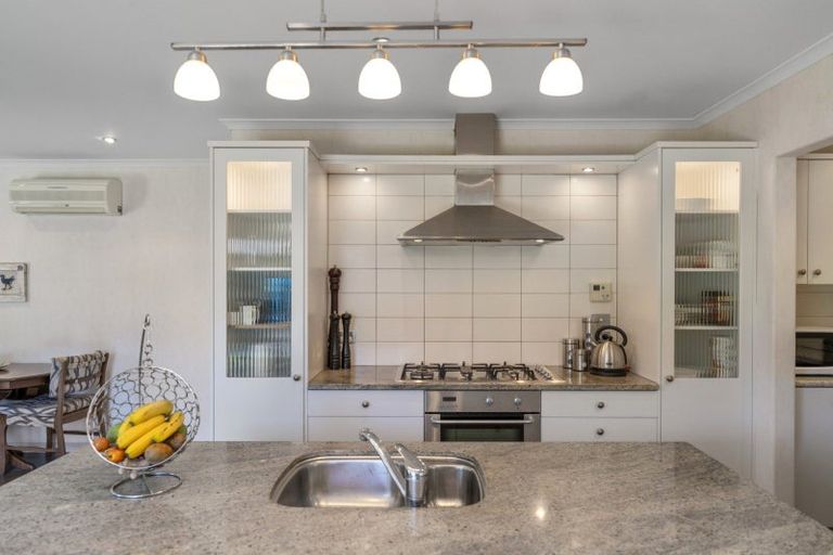 Photo of property in 23 Inverness Drive, Pyes Pa, Tauranga, 3112