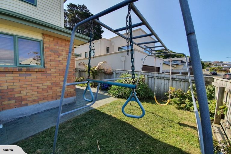 Photo of property in 18 Chippenham Grove, Churton Park, Wellington, 6037