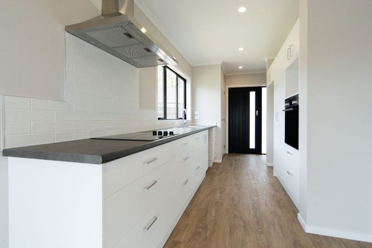 Photo of property in 12 Emmadale Lane, Hamilton East, Hamilton, 3216