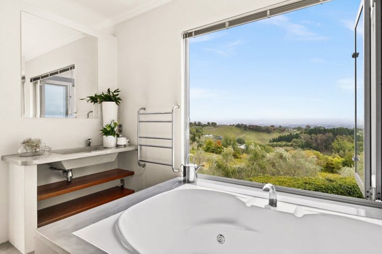 Photo of property in 137 Blackbarn Road, Havelock North, 4294