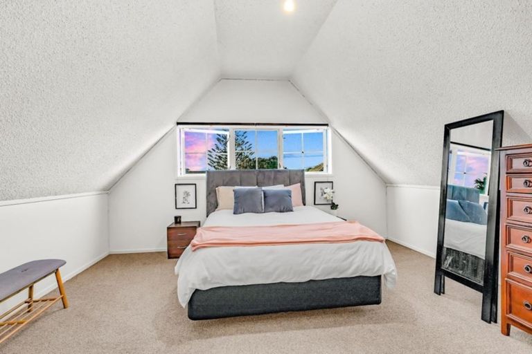 Photo of property in 6 Murray Road, Te Atatu Peninsula, Auckland, 0610