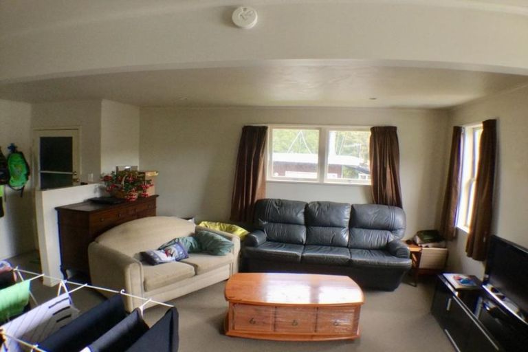 Photo of property in 53 Ellice Road, Totara Vale, Auckland, 0629