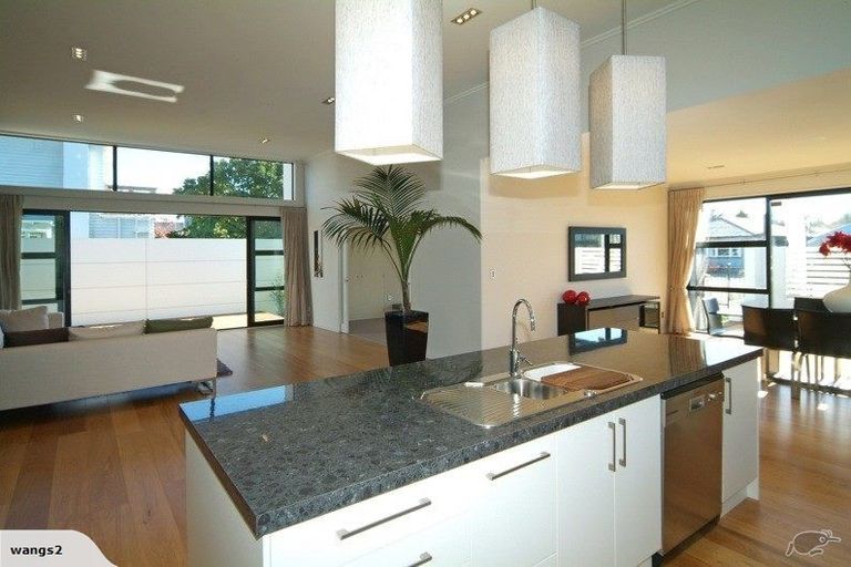 Photo of property in 21 Paeroa Street, Riccarton, Christchurch, 8041