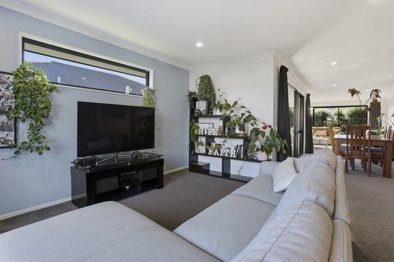 Photo of property in 10 Hapua Lane, Pegasus, 7612