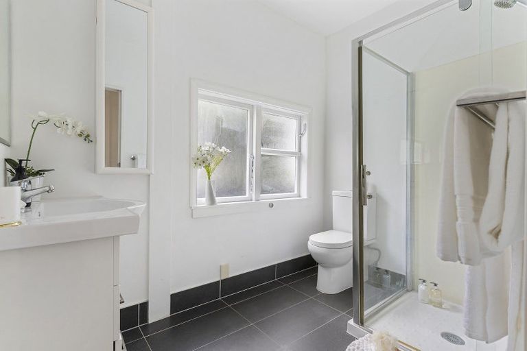 Photo of property in 36a Clayburn Road, Glen Eden, Auckland, 0602