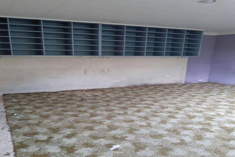 Photo of property in 142 Mark Avenue, Grenada Village, Wellington, 6037