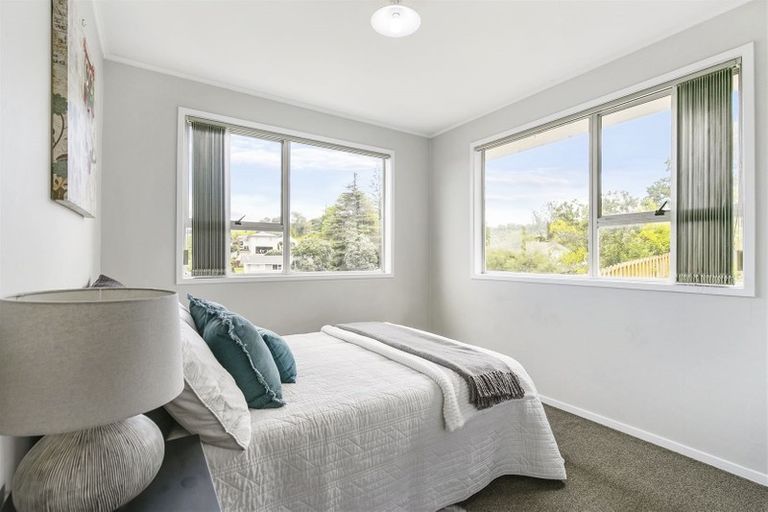 Photo of property in 21 Laurina Road, Sunnynook, Auckland, 0620