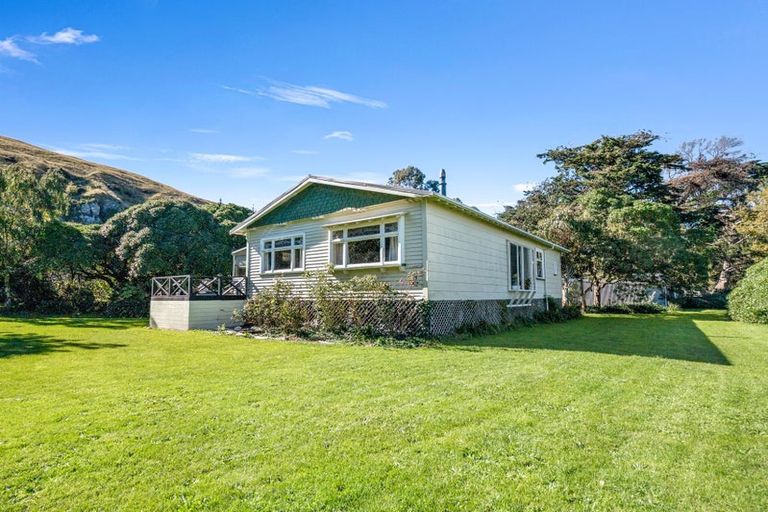 Photo of property in 2890 Christchurch Akaroa Road, Prices Valley, Little River, 7591