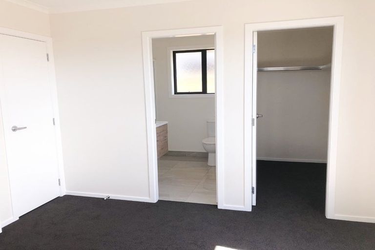 Photo of property in 8 Tapuhikura Street, Waikanae, 5036