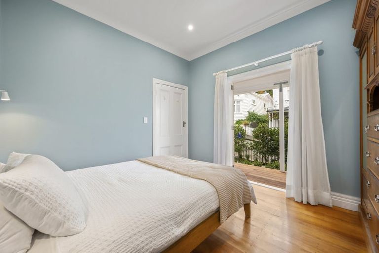 Photo of property in 25 Newman Terrace, Thorndon, Wellington, 6011