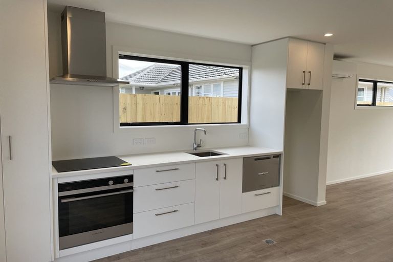 Photo of property in 2/12 Enderby Drive, Te Atatu Peninsula, Auckland, 0610