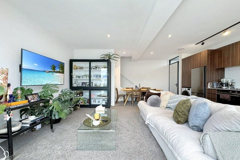 Photo of property in 149u5 Onepu Road, Lyall Bay, Wellington, 6022
