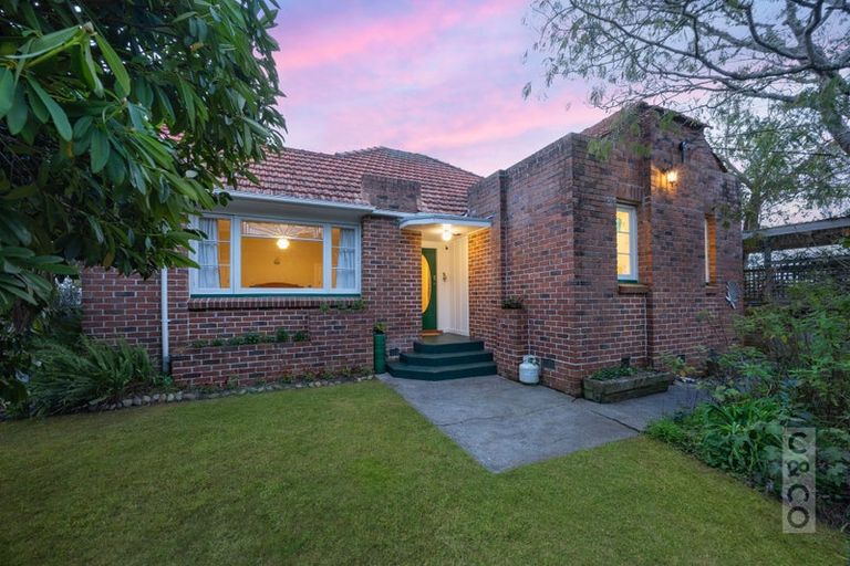 Photo of property in 16 Karaka Street, Helensville, 0800