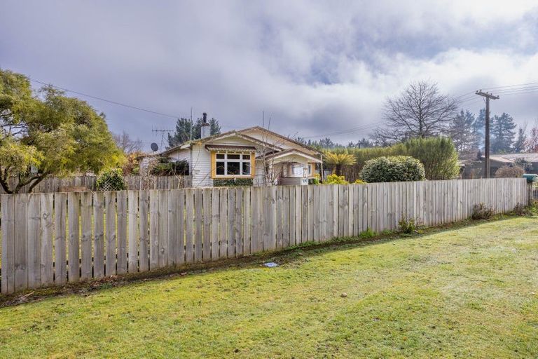 Photo of property in 7 Charlotte Street, Takapau, 4203